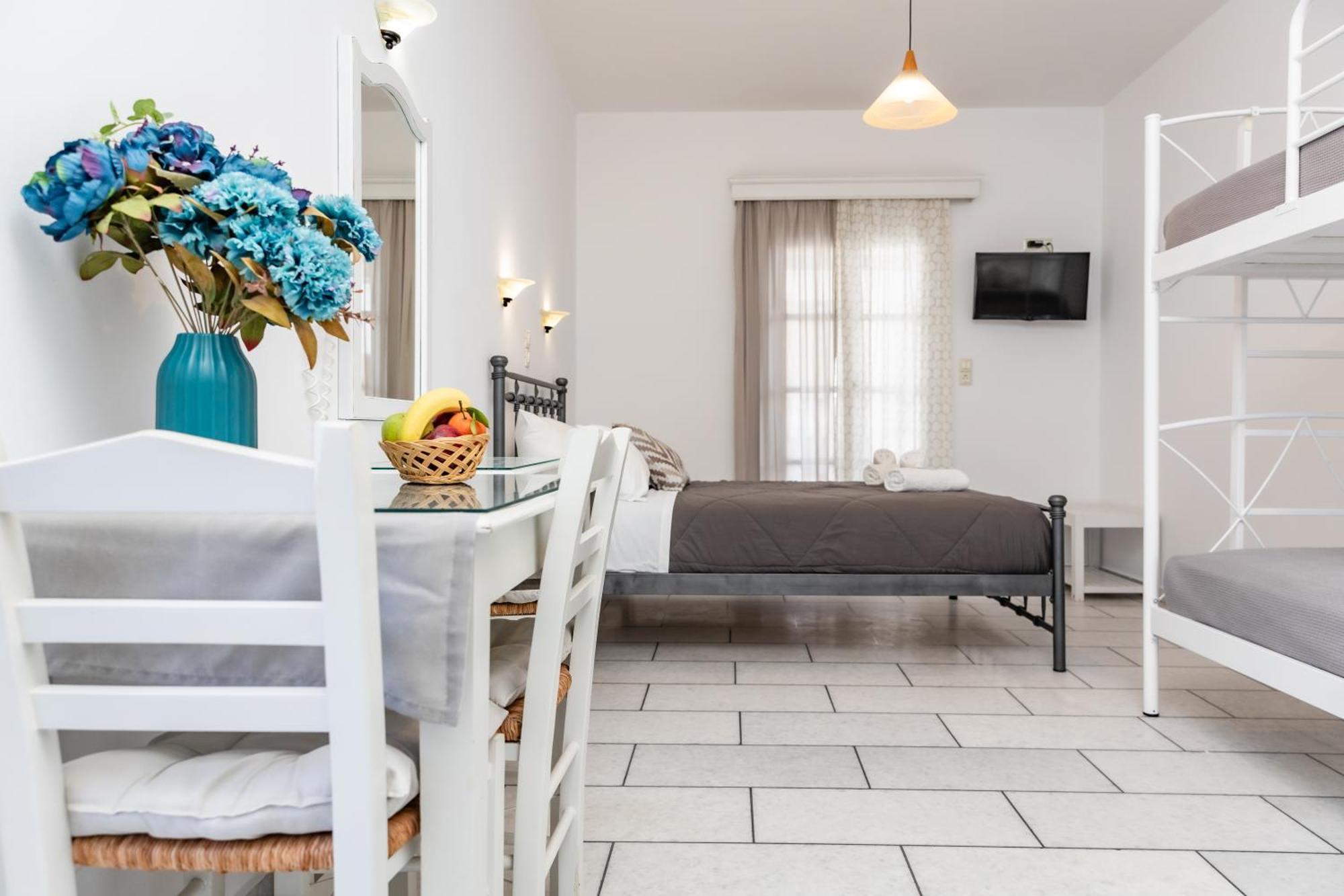 Depis Studios & Apartments Naxos City Екстер'єр фото