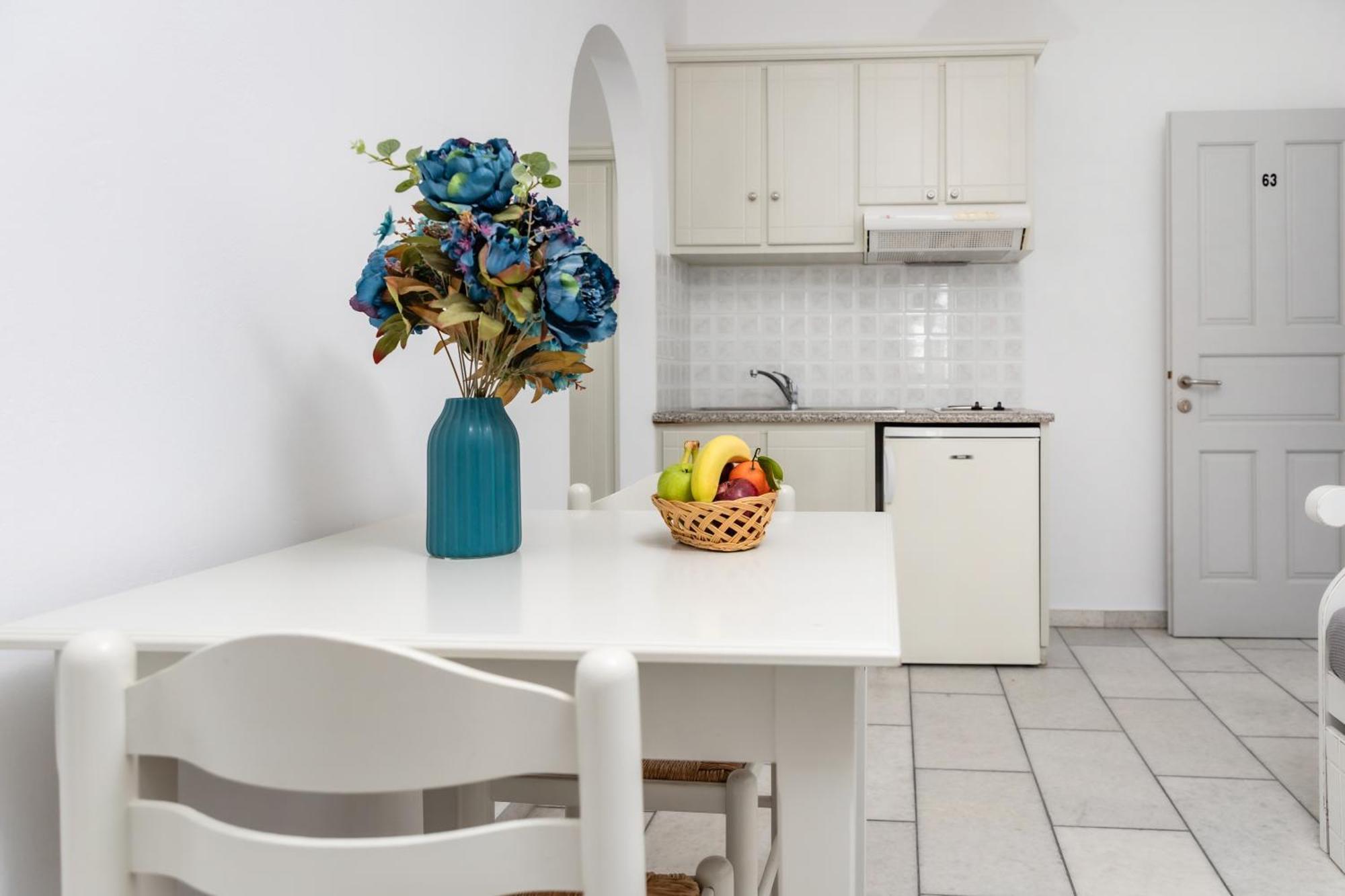 Depis Studios & Apartments Naxos City Екстер'єр фото