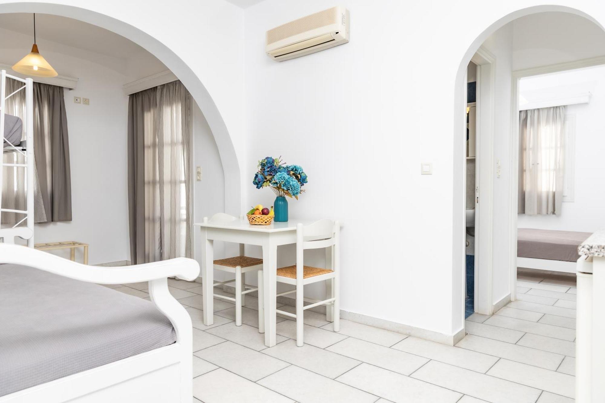 Depis Studios & Apartments Naxos City Екстер'єр фото