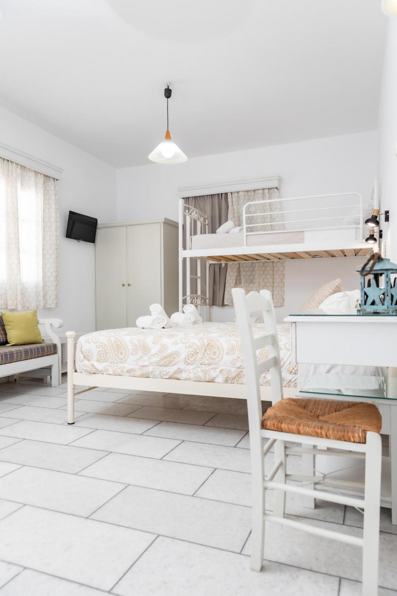 Depis Studios & Apartments Naxos City Екстер'єр фото