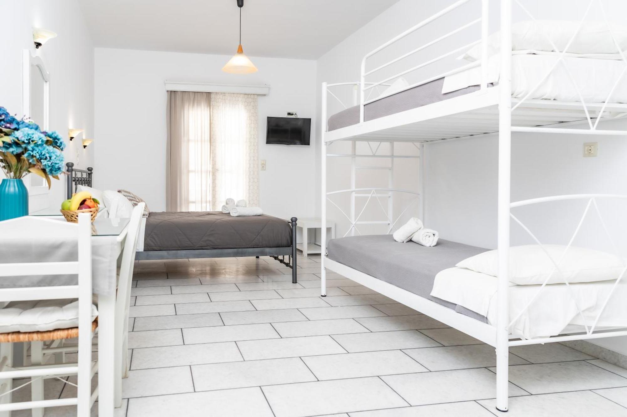 Depis Studios & Apartments Naxos City Екстер'єр фото