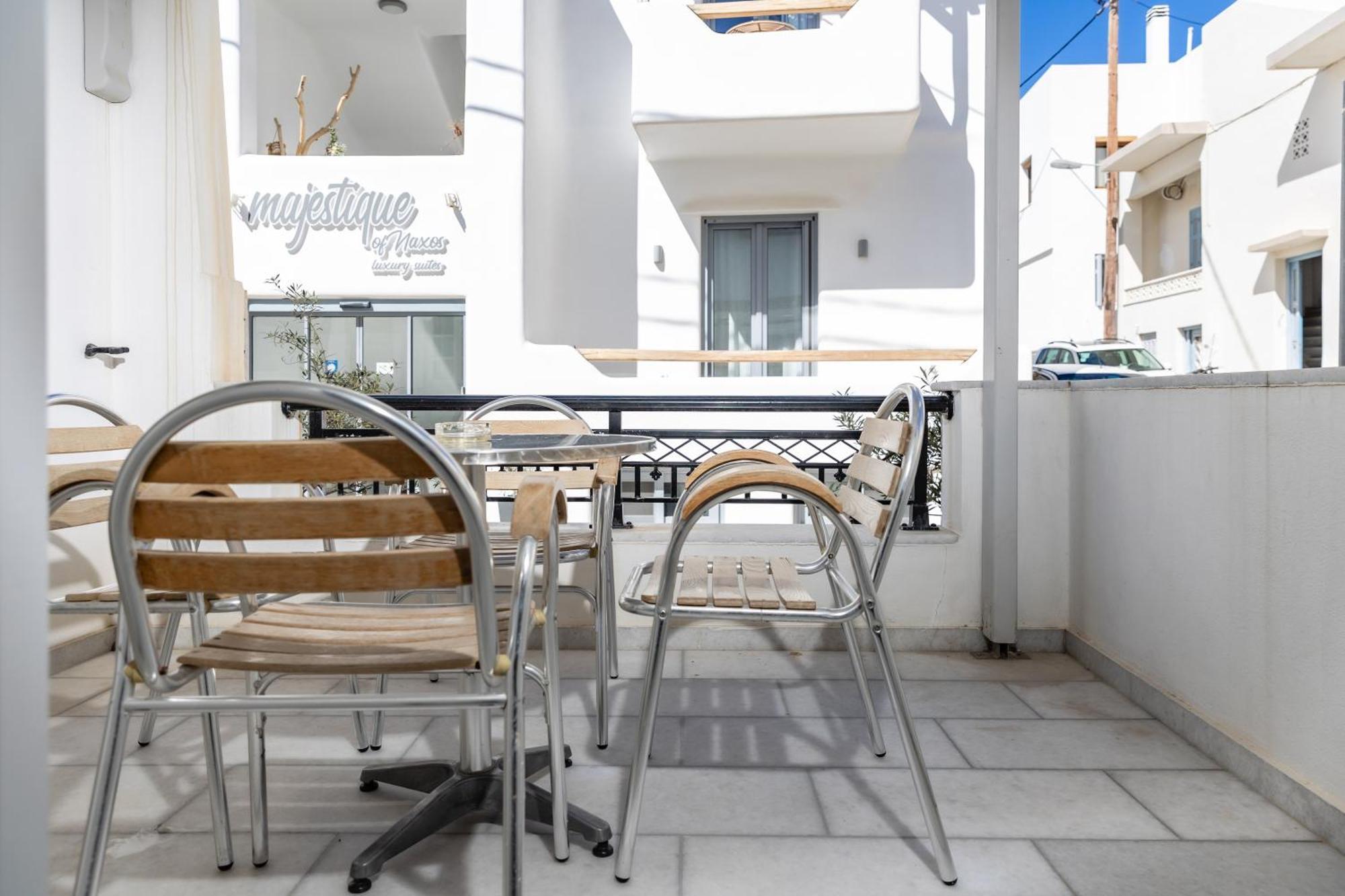 Depis Studios & Apartments Naxos City Екстер'єр фото