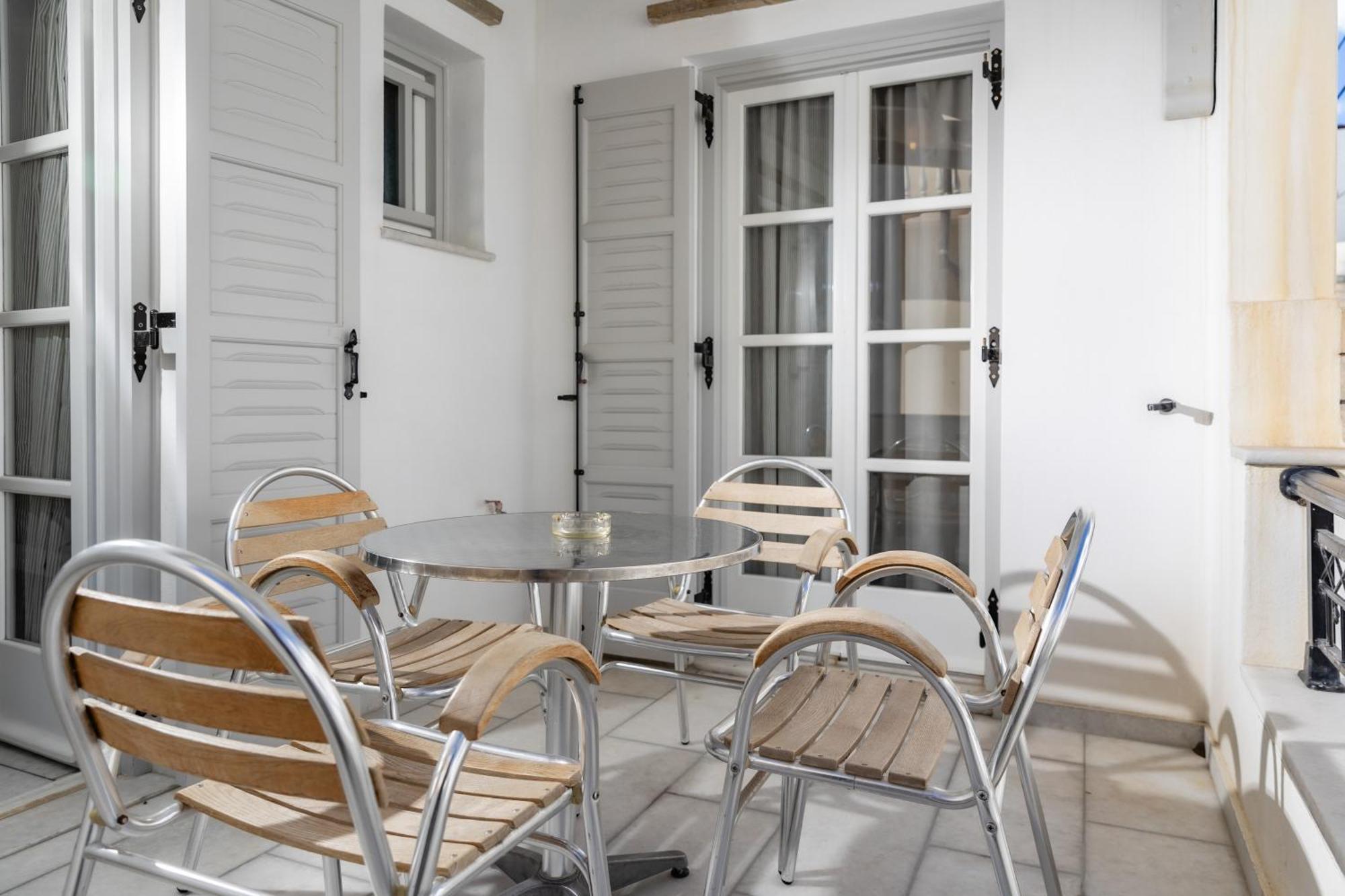 Depis Studios & Apartments Naxos City Екстер'єр фото