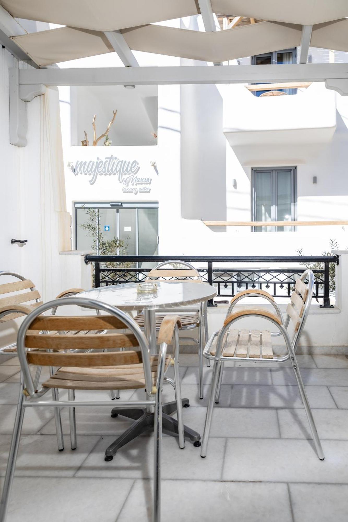 Depis Studios & Apartments Naxos City Екстер'єр фото