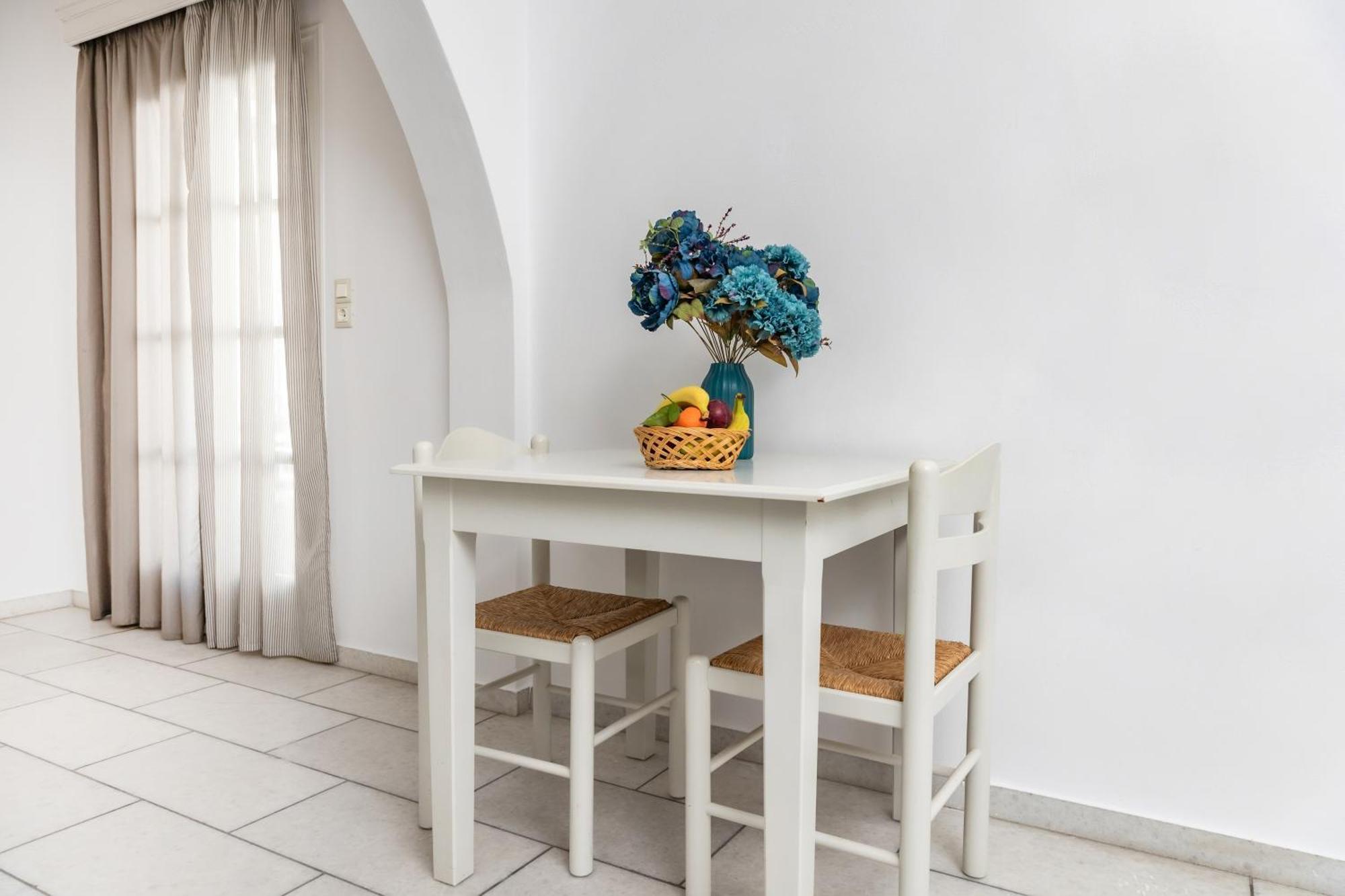 Depis Studios & Apartments Naxos City Екстер'єр фото