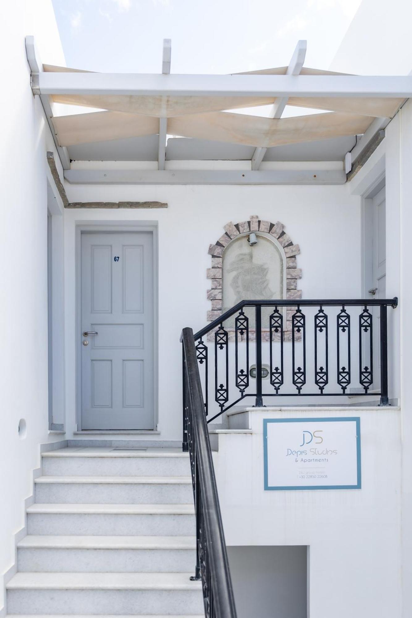 Depis Studios & Apartments Naxos City Екстер'єр фото
