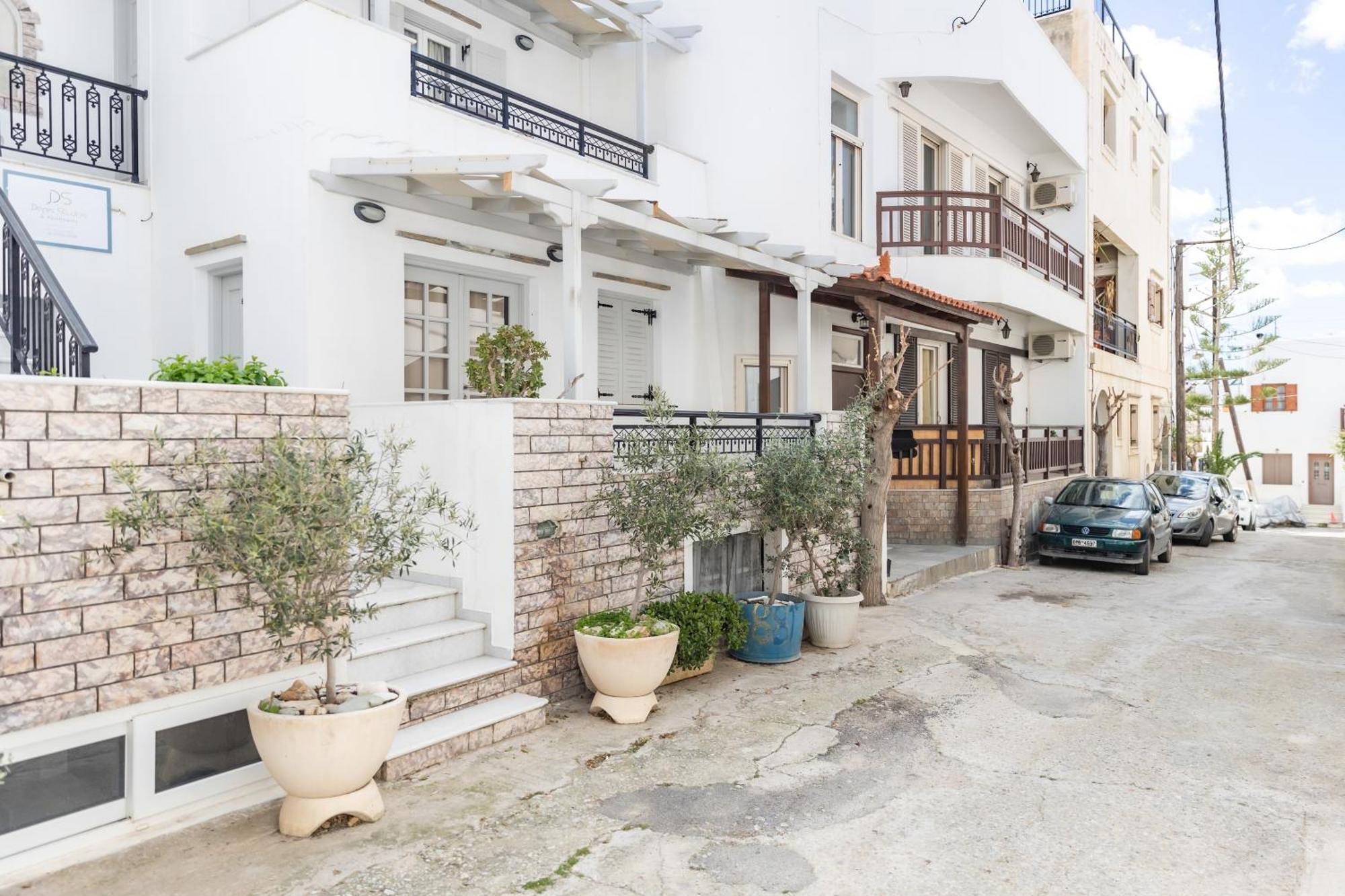 Depis Studios & Apartments Naxos City Екстер'єр фото