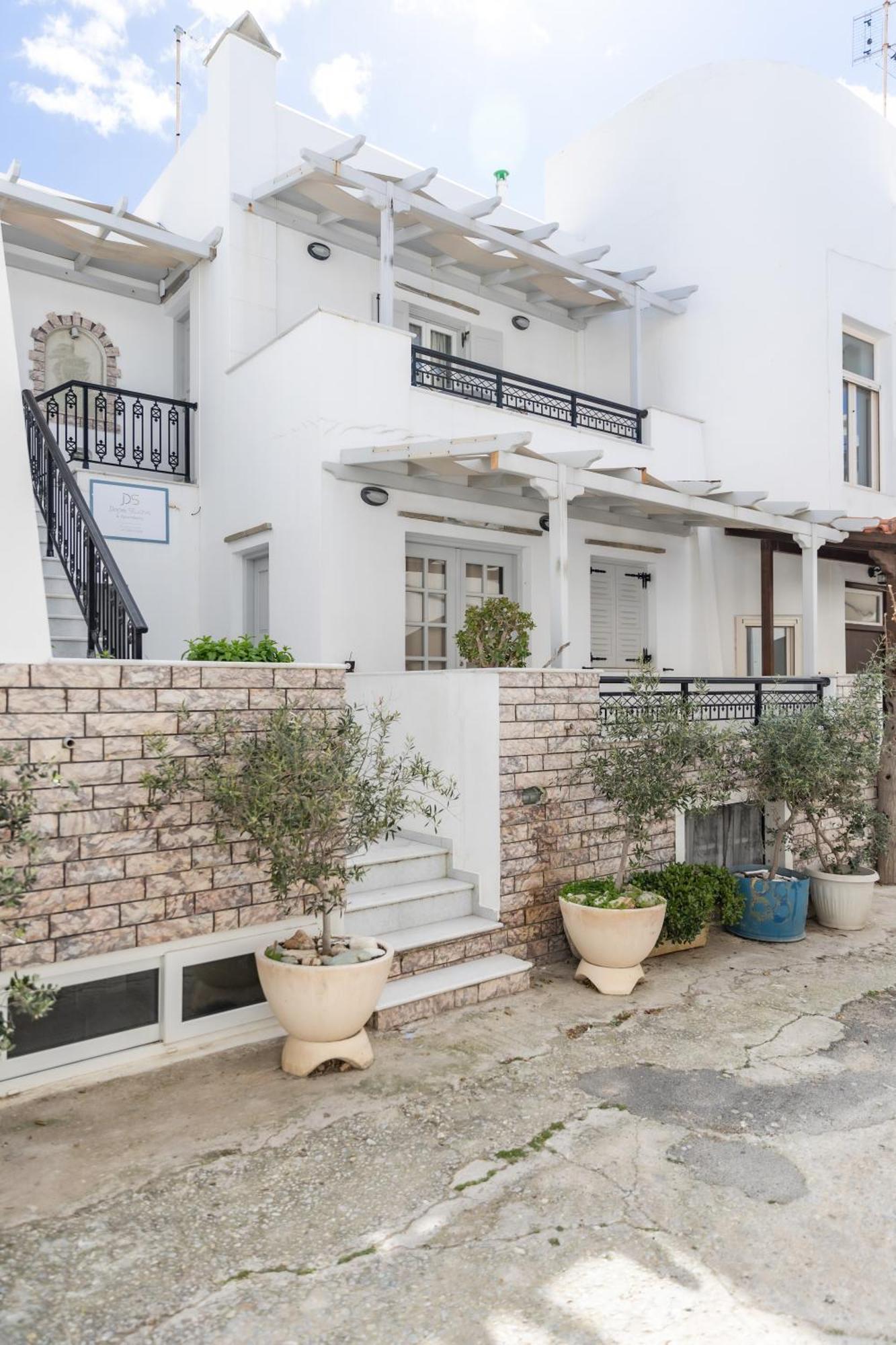 Depis Studios & Apartments Naxos City Екстер'єр фото