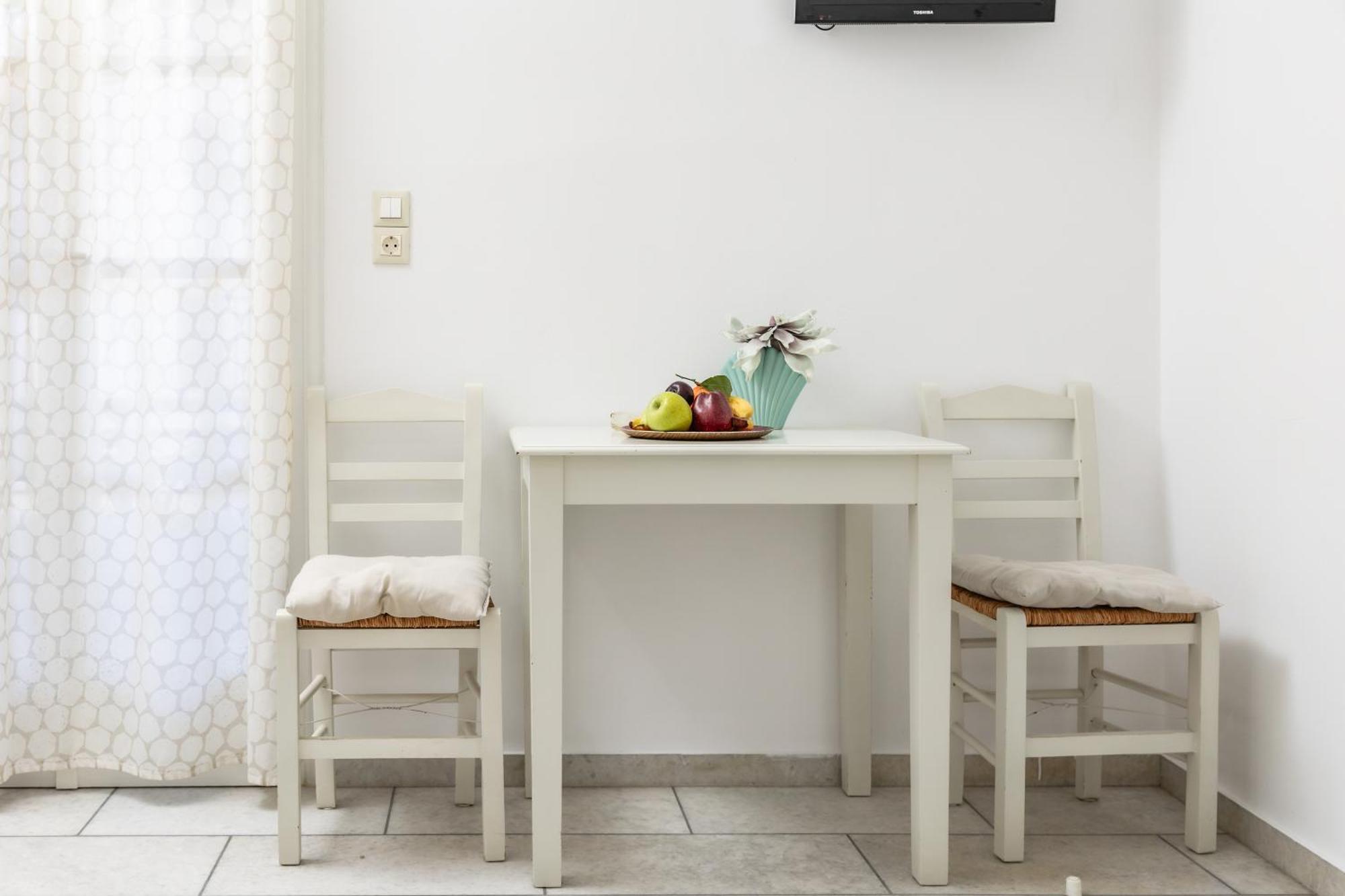 Depis Studios & Apartments Naxos City Екстер'єр фото