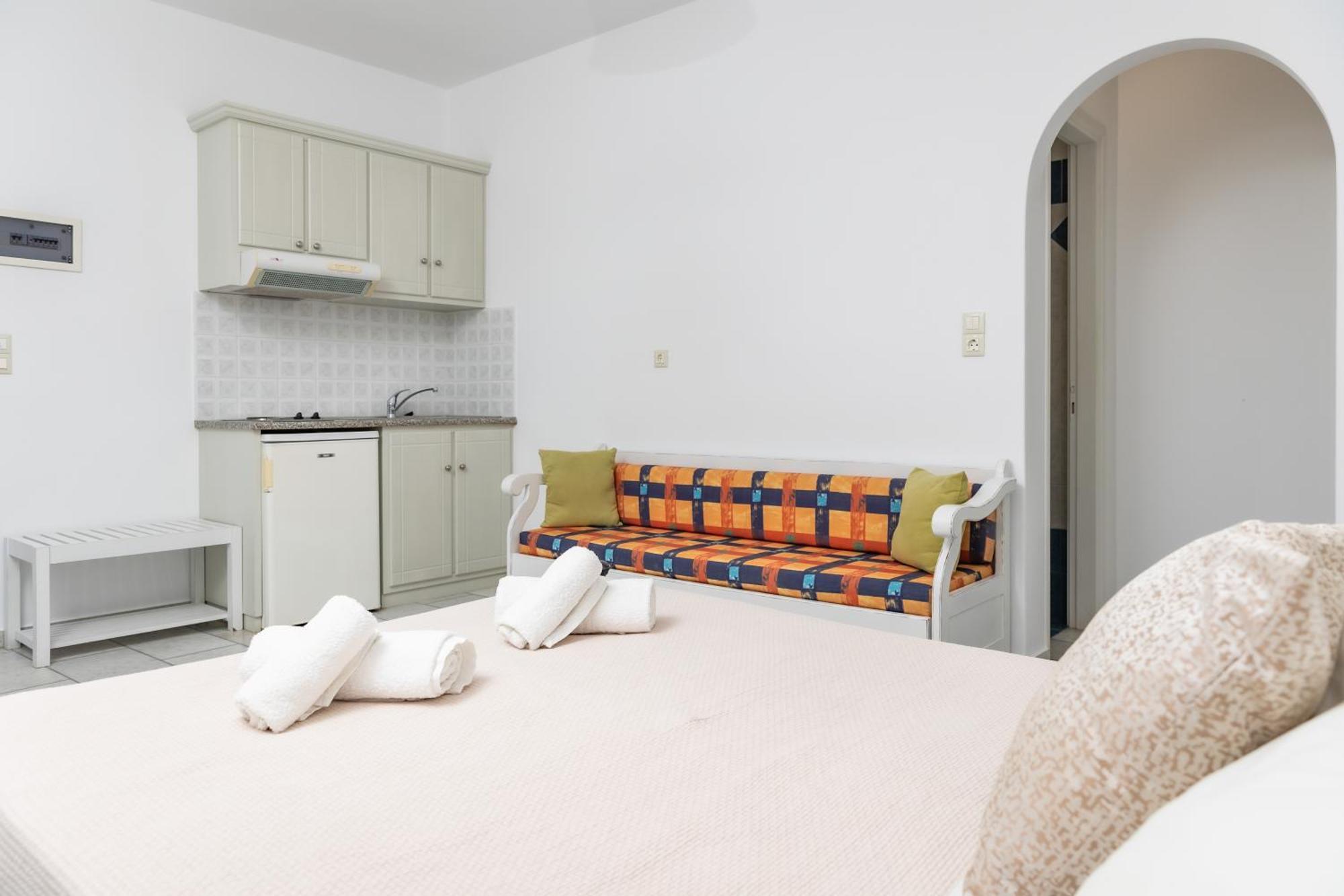 Depis Studios & Apartments Naxos City Екстер'єр фото