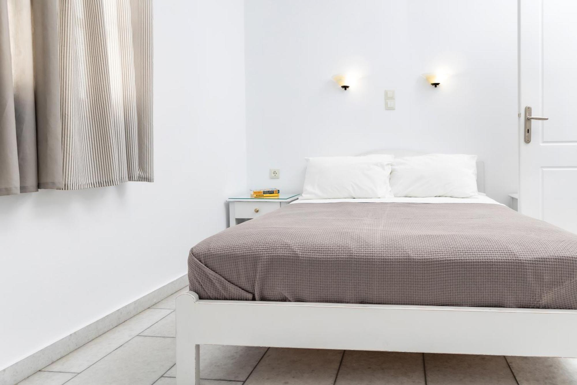 Depis Studios & Apartments Naxos City Екстер'єр фото