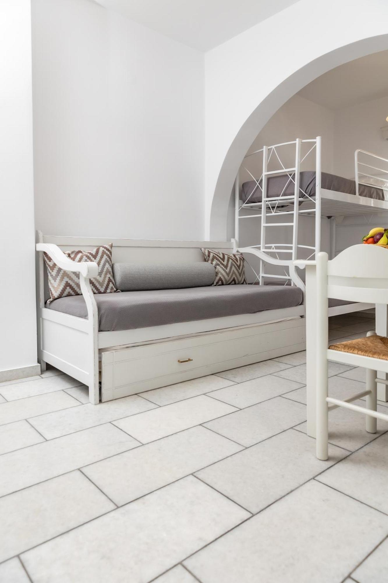 Depis Studios & Apartments Naxos City Екстер'єр фото