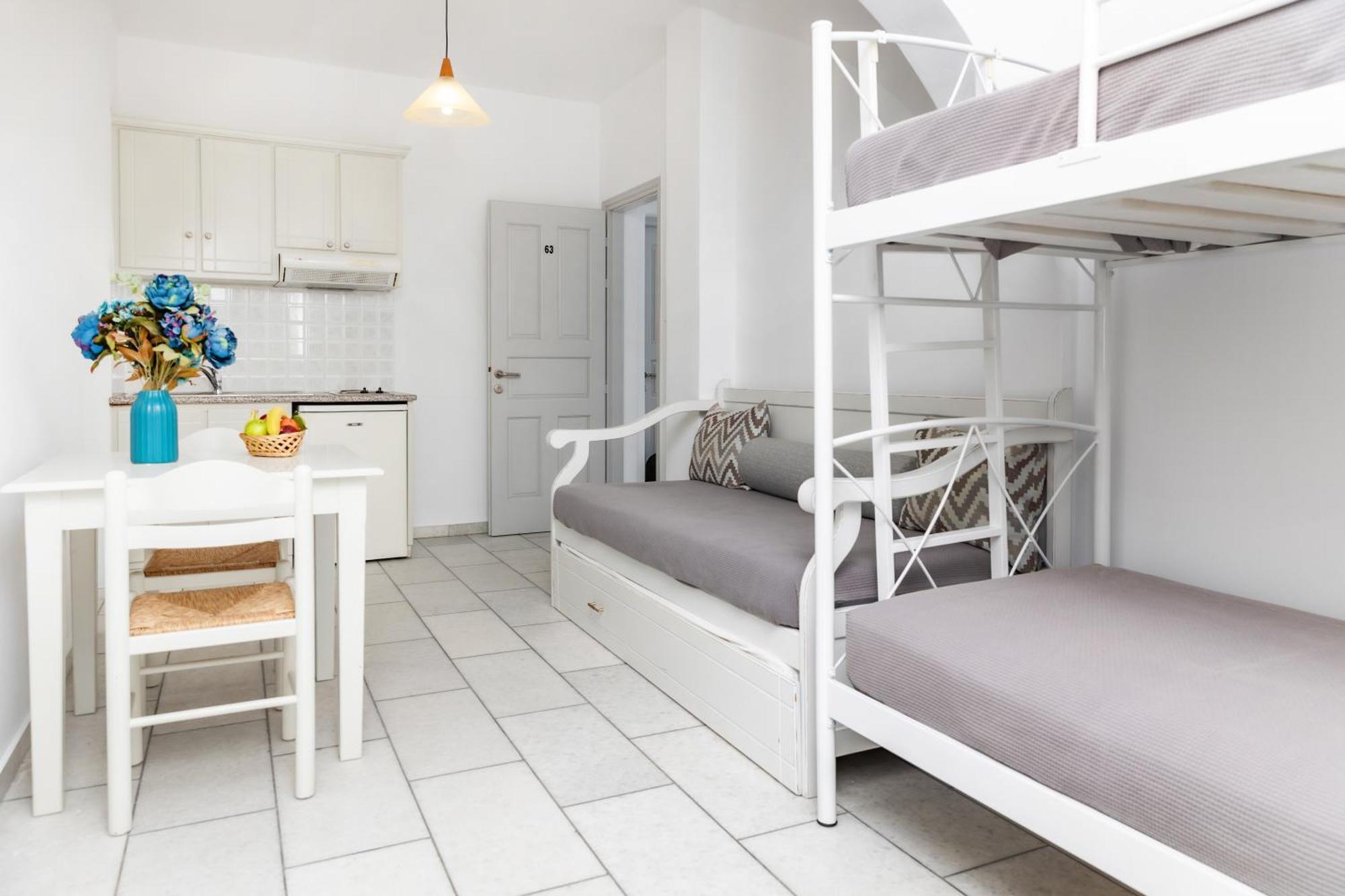Depis Studios & Apartments Naxos City Екстер'єр фото