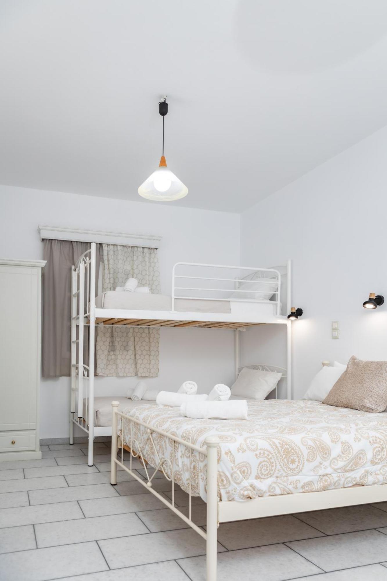 Depis Studios & Apartments Naxos City Екстер'єр фото