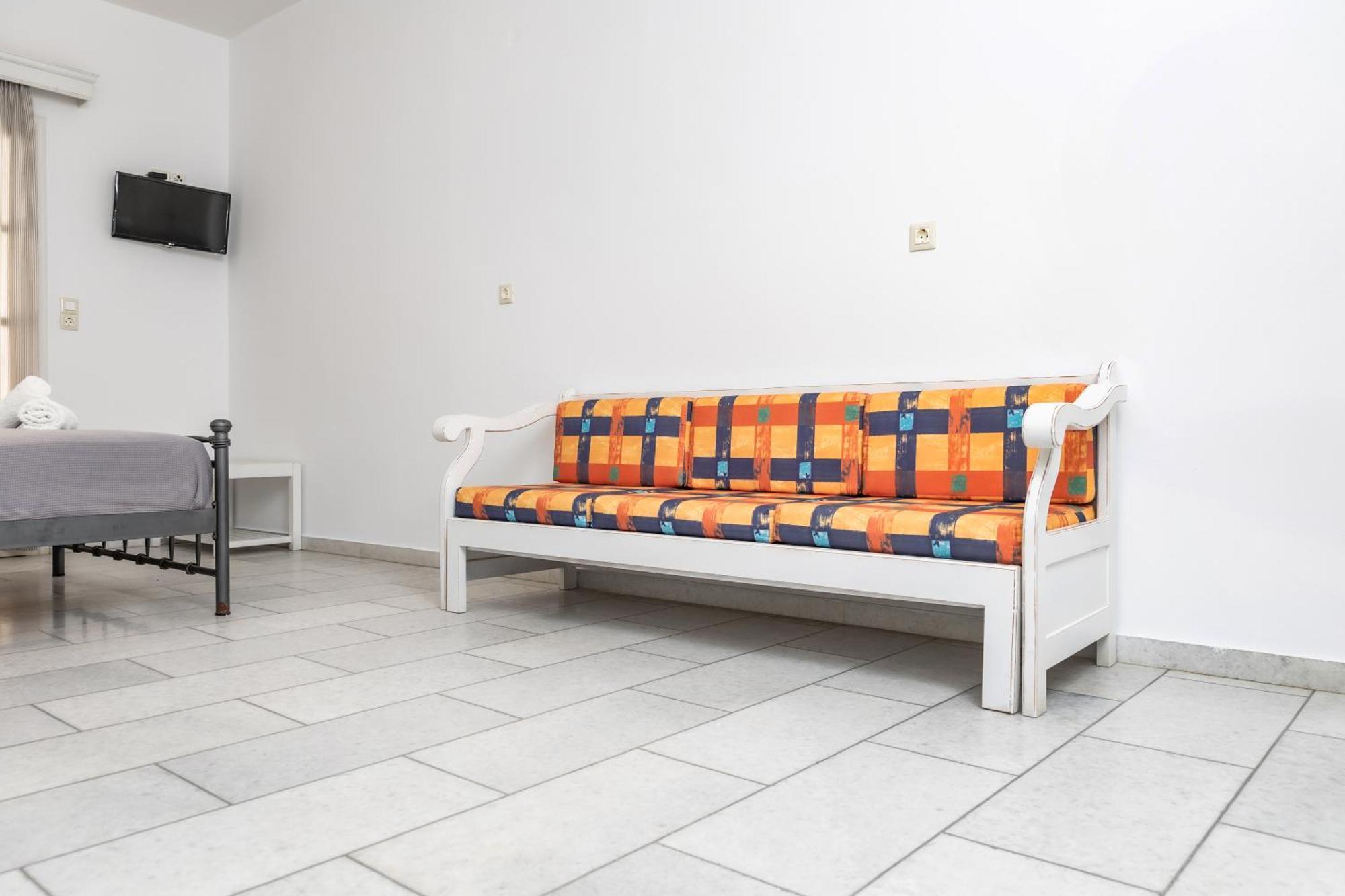 Depis Studios & Apartments Naxos City Екстер'єр фото